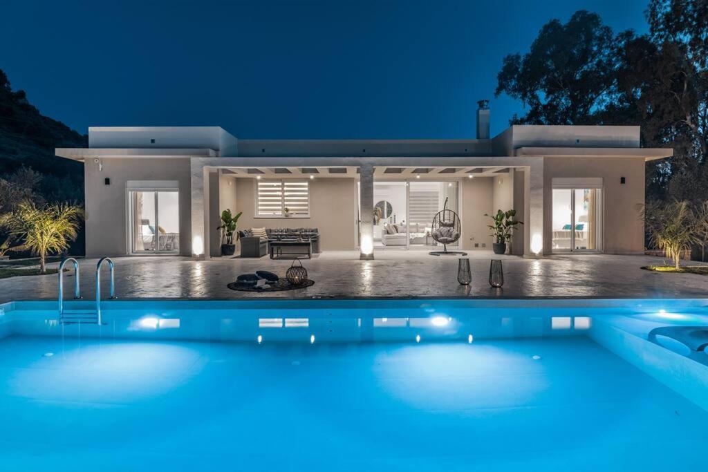 Melissia Luxury Villa Kalamákion Екстериор снимка